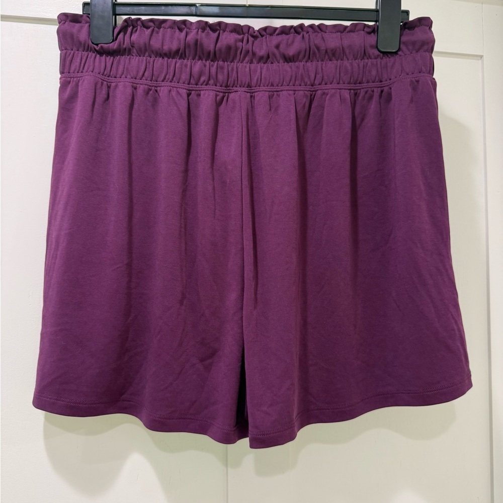 Fabletics Abby Short - Picture 2 of 4